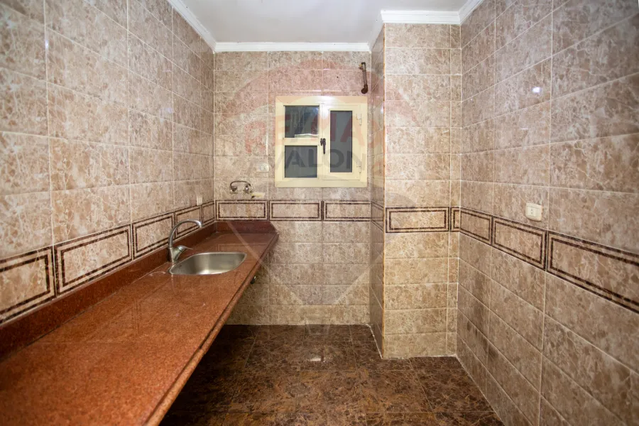 شقة للبيع 135 م كيلوباترا (ثالث نمره بحر)