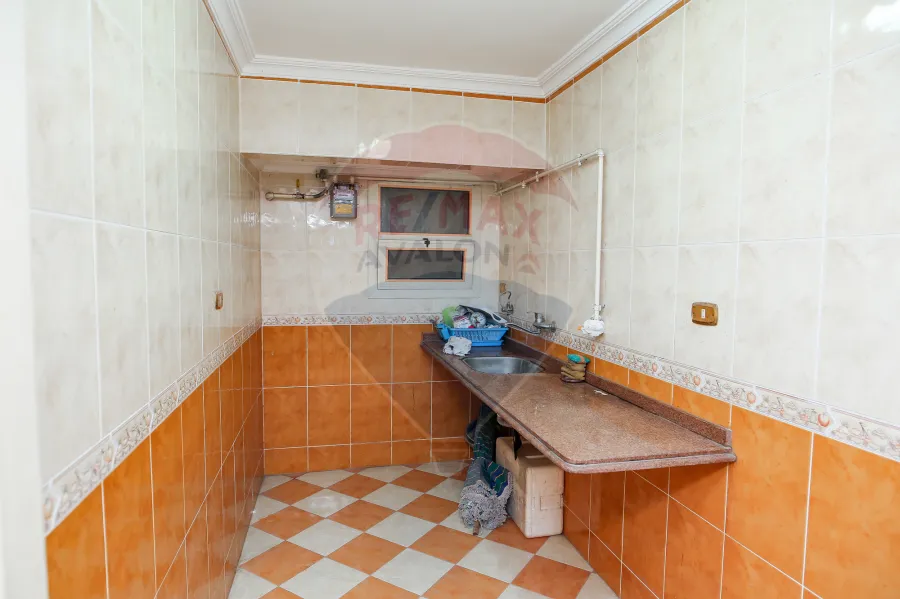 Administrative Unit For Rent 200 m Sidi Bishr (Num.1 From Esawy St.)