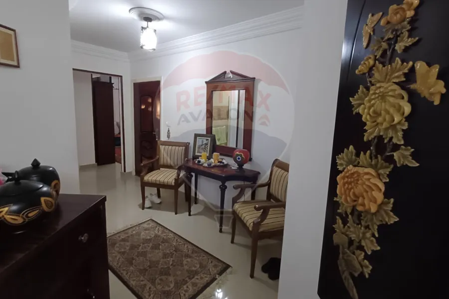 شقة للبيع 185 م كفر عبده (ميدان سانت جيني)