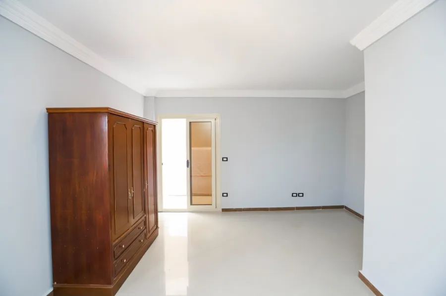 شقة دوبليكس للبيع 650م رشدي (متفرع من عبد الحميد العبادي)