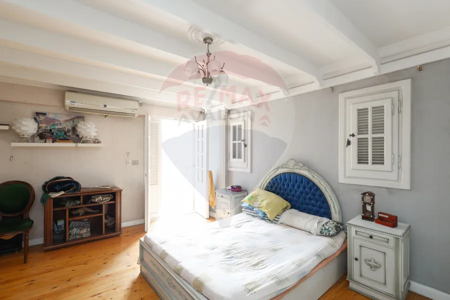 شقة للبيع 180 م سابا باشا  (ش تاج الرؤساء)