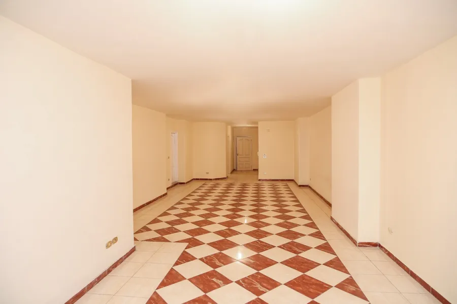 شقة للبيع 210م ستانلى (ش عبد الحميد العبادي)