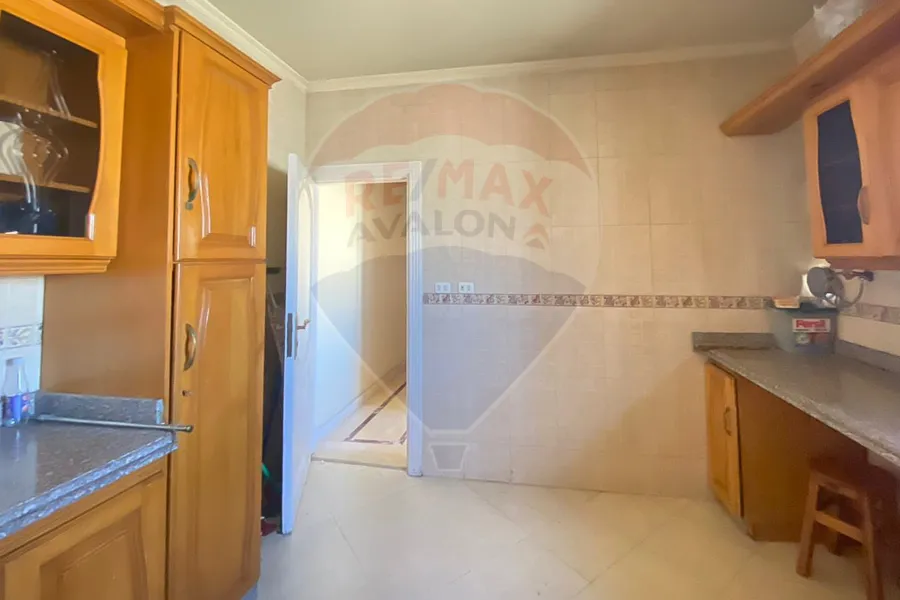 شقة للإيجار 230 م لوران (خطوات من ش شعراوي)