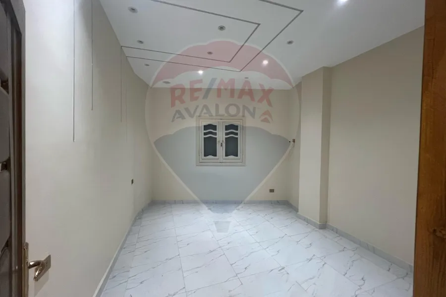 شقة للإيجار 90 م الأزاريطة (ش مصطفي إسماعيل)