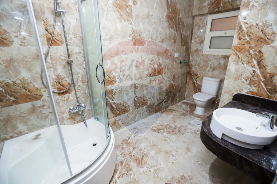 شقة للبيع 250 م رشدي (ش إبراهيم حلمي)