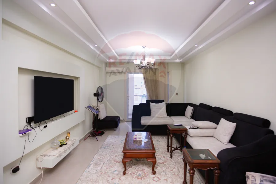 شقة للبيع 165 م كامب شيزار (ش عمر لطفي)