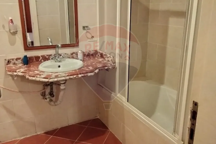 شاليه للبيع الساحل (بورتو مارينا)