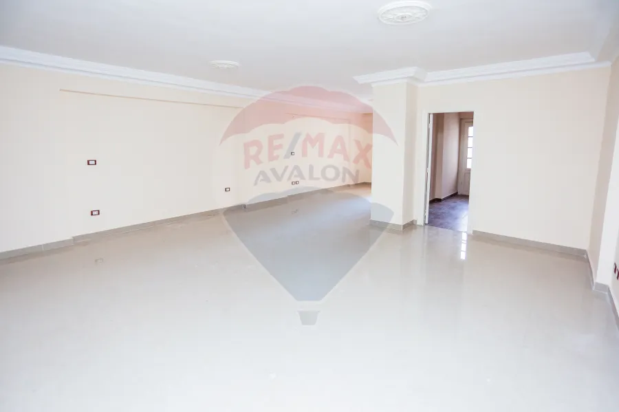 شقة للبيع 160 م ستانلى (متفرع من البحر - خلف سلطنه ستانلى)