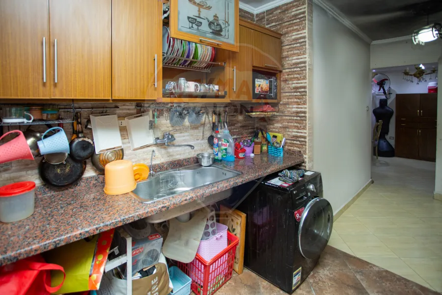 شقه للبيع 135 م سموحة (ش النصر)