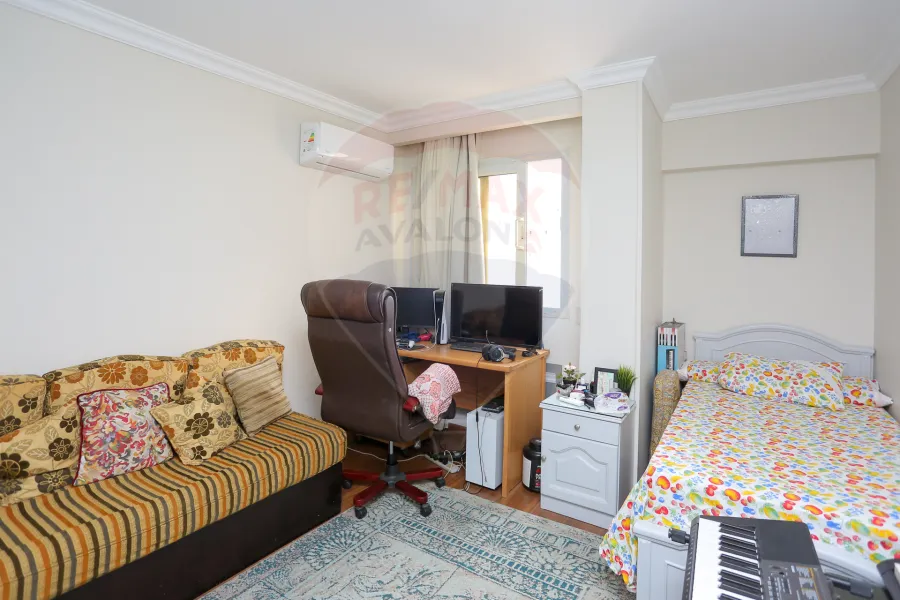 شقة للبيع 195 م كفر عبده (ميدان سانت جيني - عماره براند)