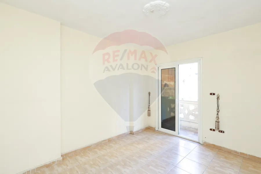 شقة للبيع 116 م محرم بك (ش عرفان الرئيسي)