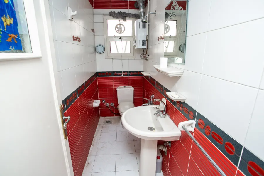 شقة مسجلة للبيع 123 م لوران (على البحر مباشرة)