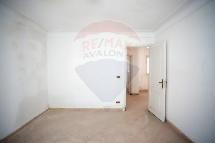 شقة للبيع 212 م سابا باشا (شارع مصطفي ابو هيف)