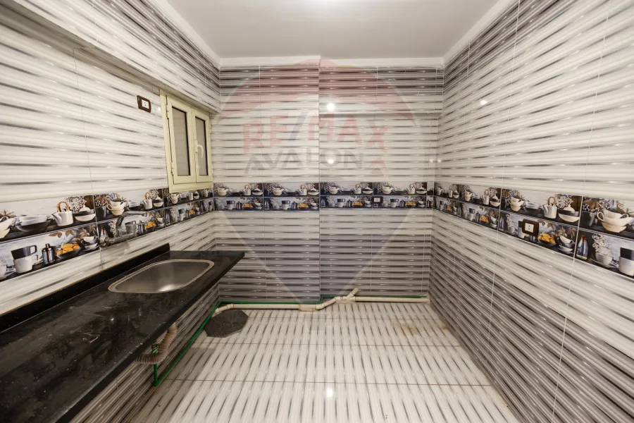 شقه للبيع 145 م سيدي بشر (خطوات من ش جمال عبدالناصر و ش العيسوي)