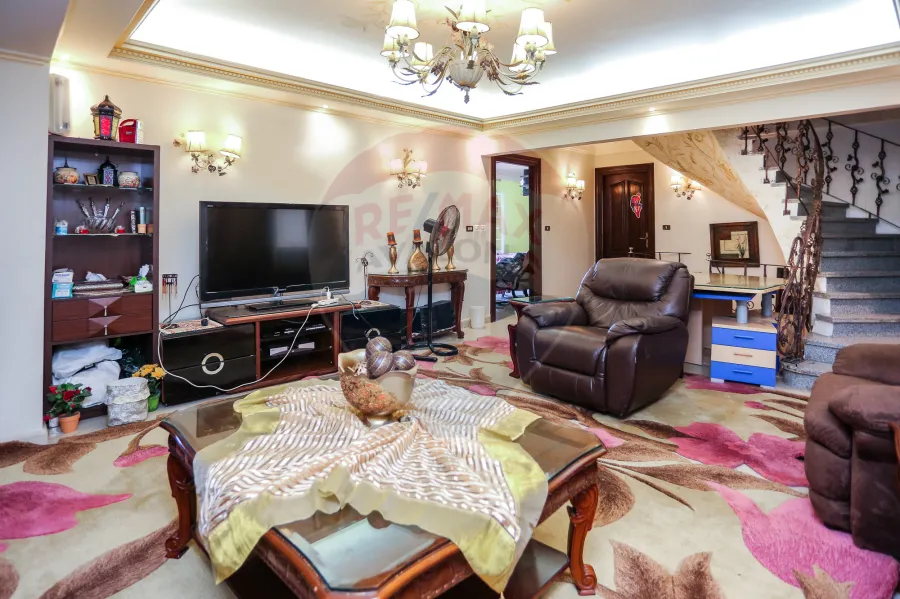 شقه تربلكيس للبيع 735 م  جليم ( خطوات من البحر )