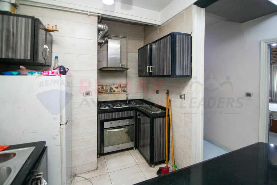 شقة للبيع 125 م كليوباترا (علي البحر مباشرة)