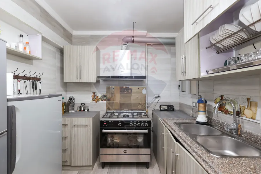 Apartment for sale 180 m Janaklis (steps from the tram - near Fathallah)