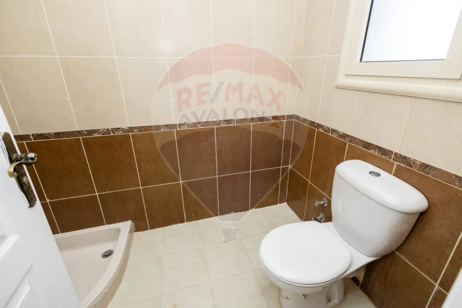 فيلا ستاند الون للبيع 1,300 م (اليكس ويست - انطونيادس)