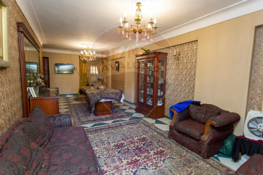 شقة للبيع 120 م لوران (شارع محمود صدقي)