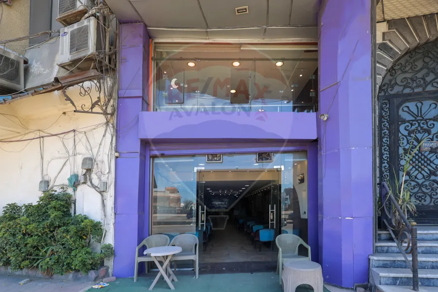 محل + ميزان للإيجار 250 م ميامي (علي البحر مباشرة)