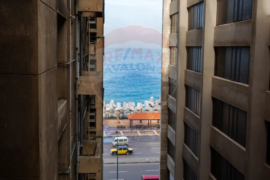 Apartment for sale 218 m Louran (directly on the sea)