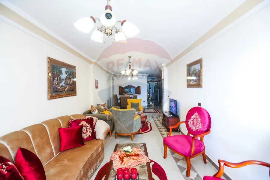 شقة للبيع 160 م ميامي (على البحر مباشرة)