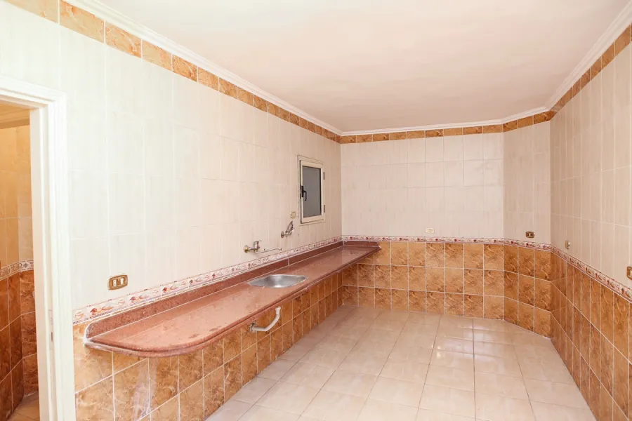 شقة للبيع 210م ستانلى (ش عبد الحميد العبادي)