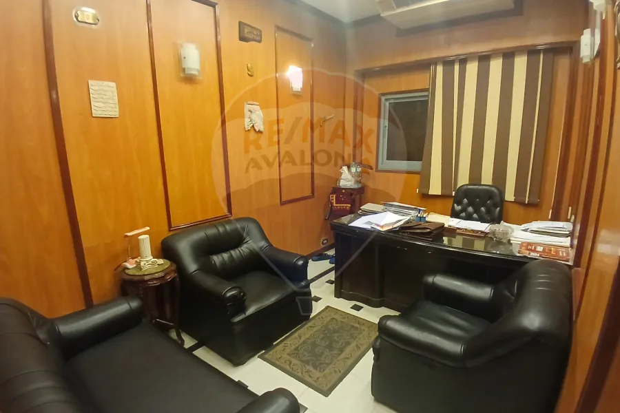 Administrative office for sale 55 m Zizinia (steps from Abu Qir Street)