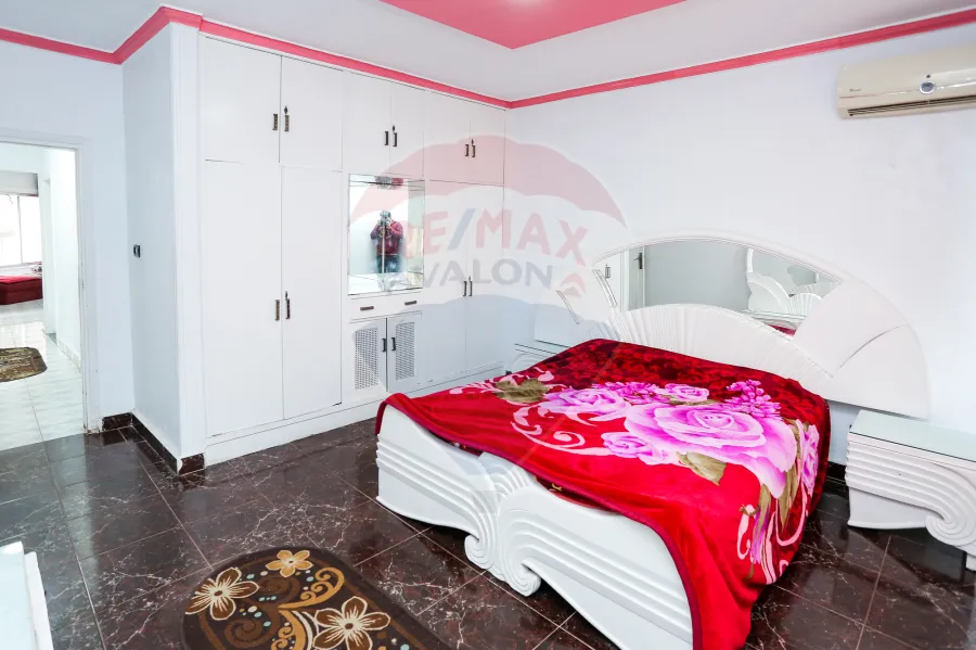 Registered Apartment For Sale 105 m Gleem (Directly On The Sea)