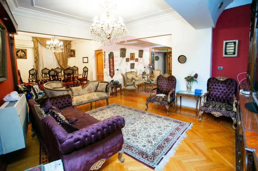 شقة للبيع 330 م جليم (تري البحر مباشرة)