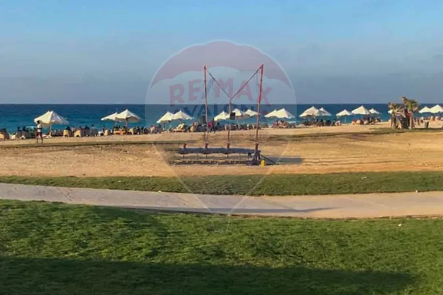 Chalet for sale on the coast (Emirates Heights) - 100 m