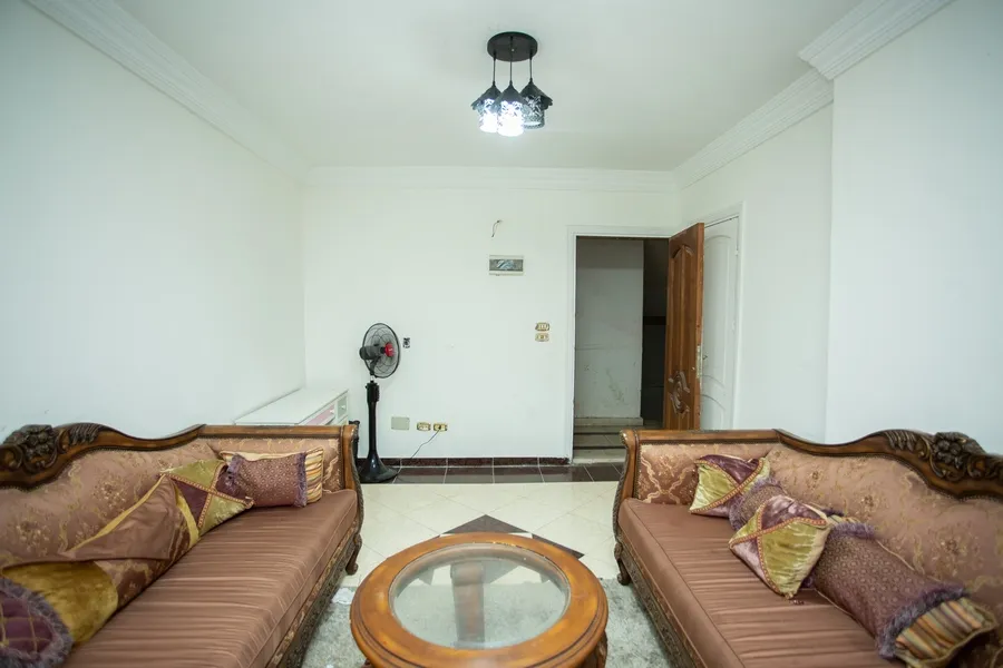 شقة للبيع 135م ميامي (أمام الأكاديمية)