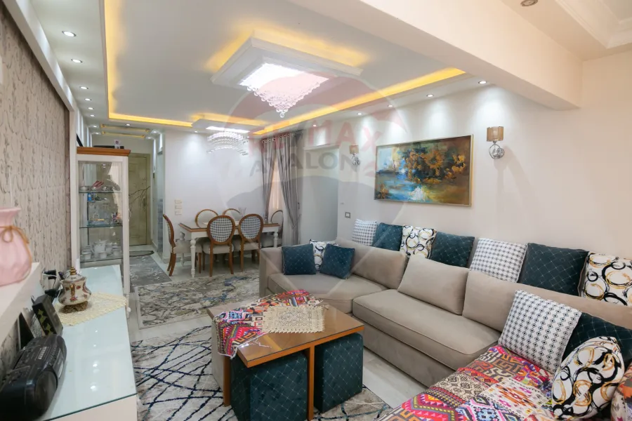 شقة للبيع 100 م  السيوف (ش جميله بو حريد)