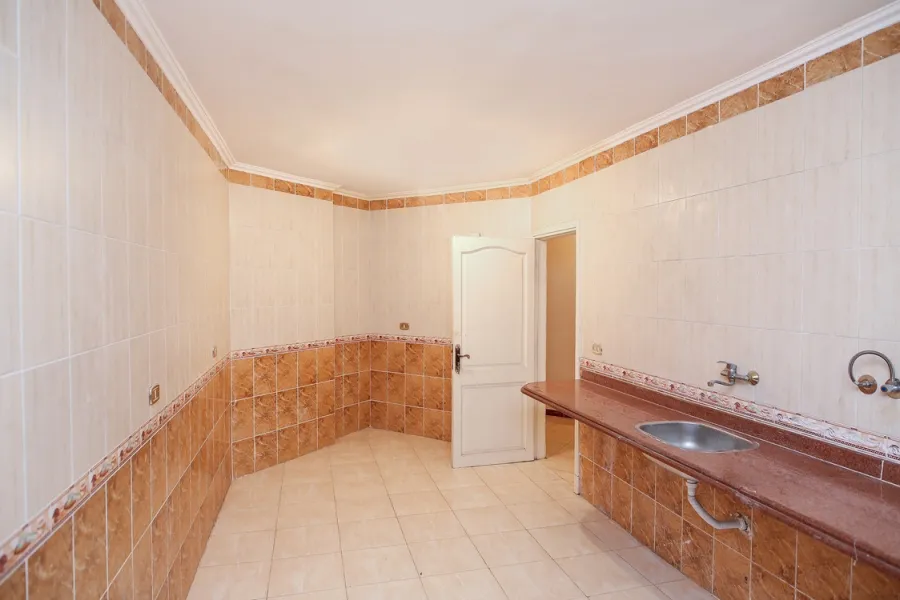 شقة للبيع 210م ستانلى (ش عبد الحميد العبادي)