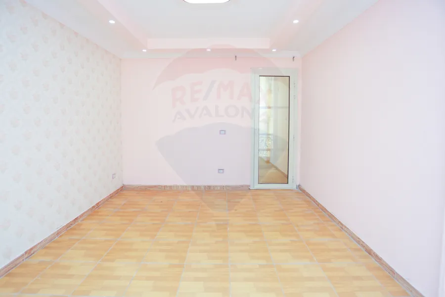 شقة للبيع 116 م سموحة (ش النقيب شريف رمزي)