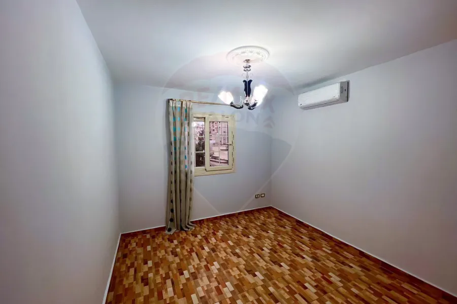 شقة للايجار 120 م  صافى ثروت (ش عبد الحميد الديب)