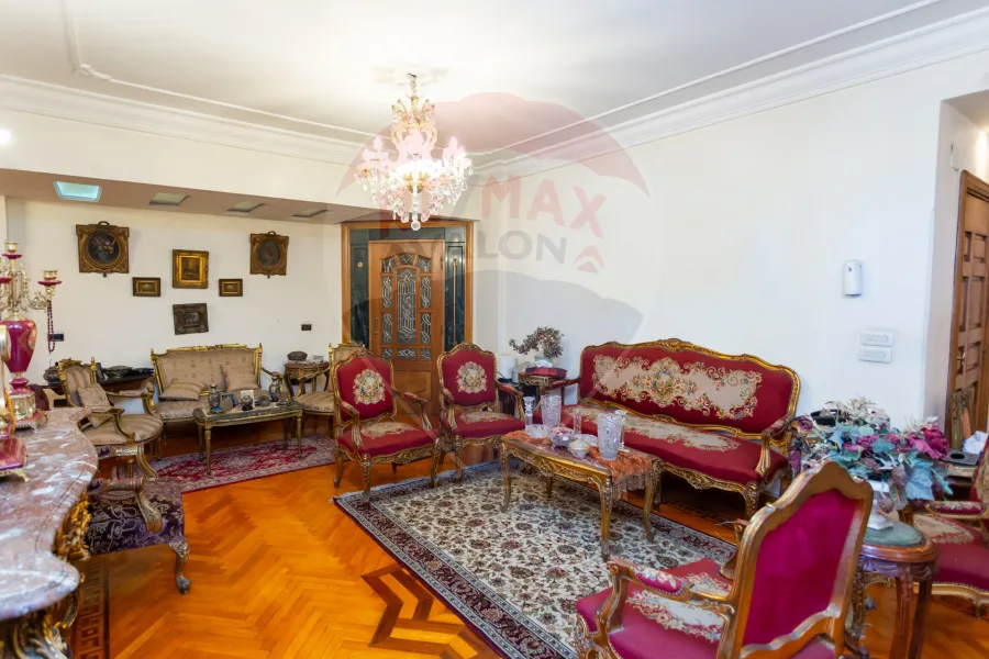 Penthouse apartment for sale 340 m Glim (Mostafa Fahmy St. - Steps from the sea)