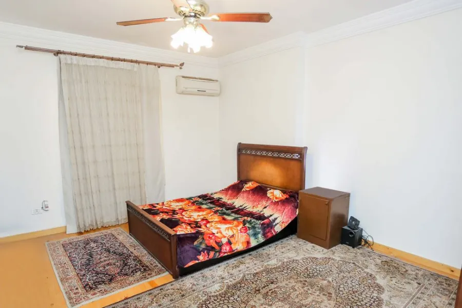 شقة للبيع 262م لوران (ش سرهنك - عمارة عزيز شنودة) 