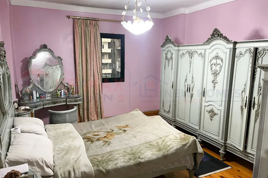 شقة للبيع 120 م رشدي (علي الترام مباشرة)