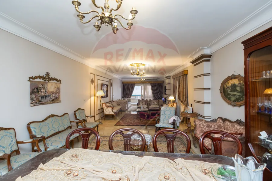 شقة للبيع 210 م سيدي بشر(تاني نمرة البحر)