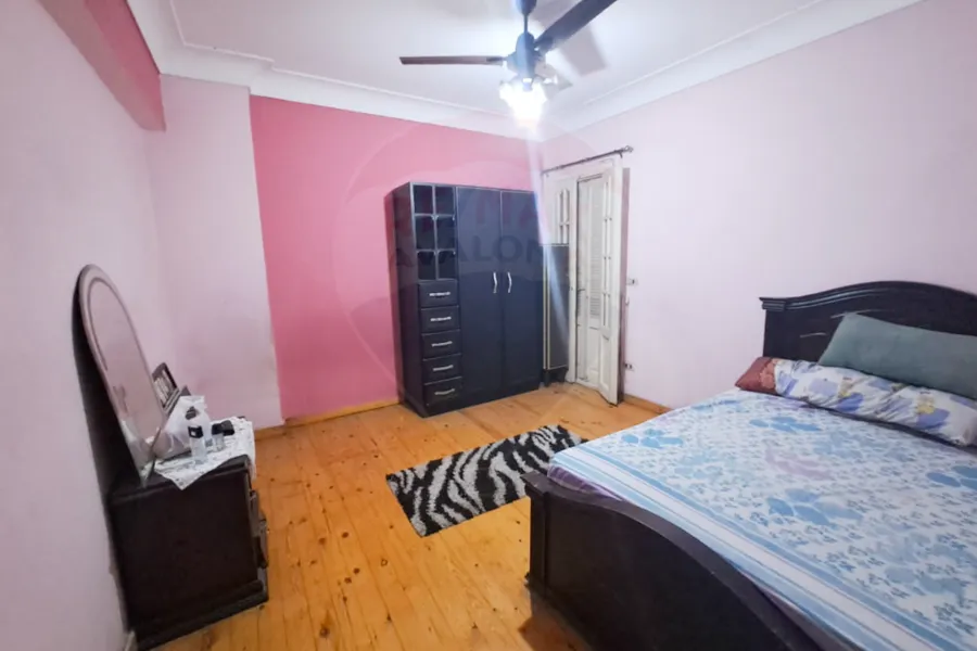 شقة للإيجار المفروش 130 م ميامي (ش جمال عبد الناصر مباشرة)