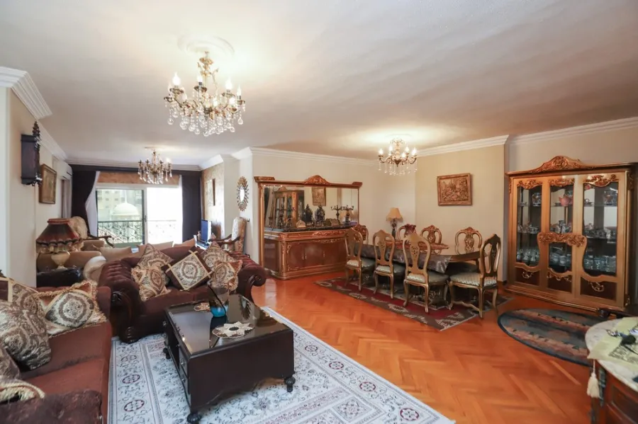 شقة للبيع 230م سان ستفانو