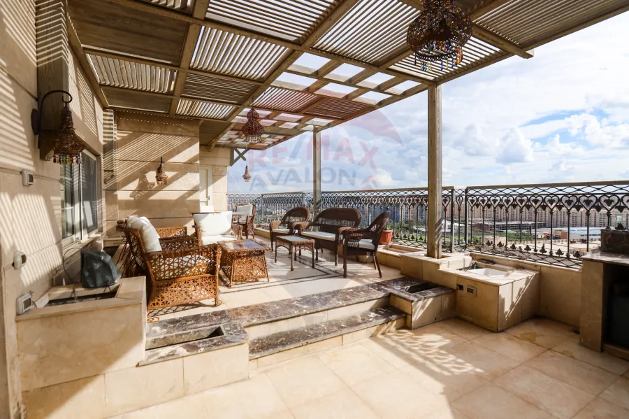 شقة للبيع 370 م كفر عبده (ش سكينة بنت الحسين)