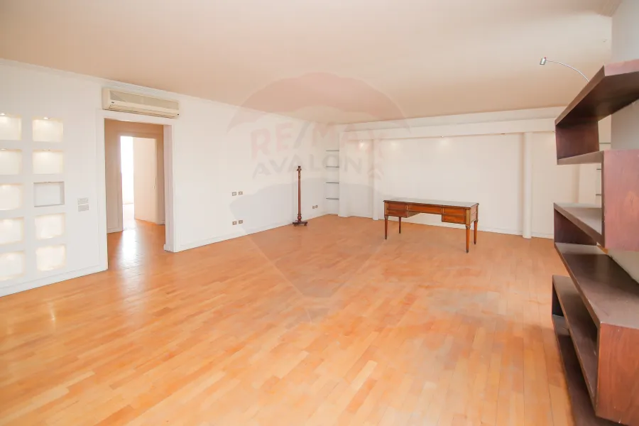 شقة للبيع 270 م كفر عبده (ش الإسماعيلية)