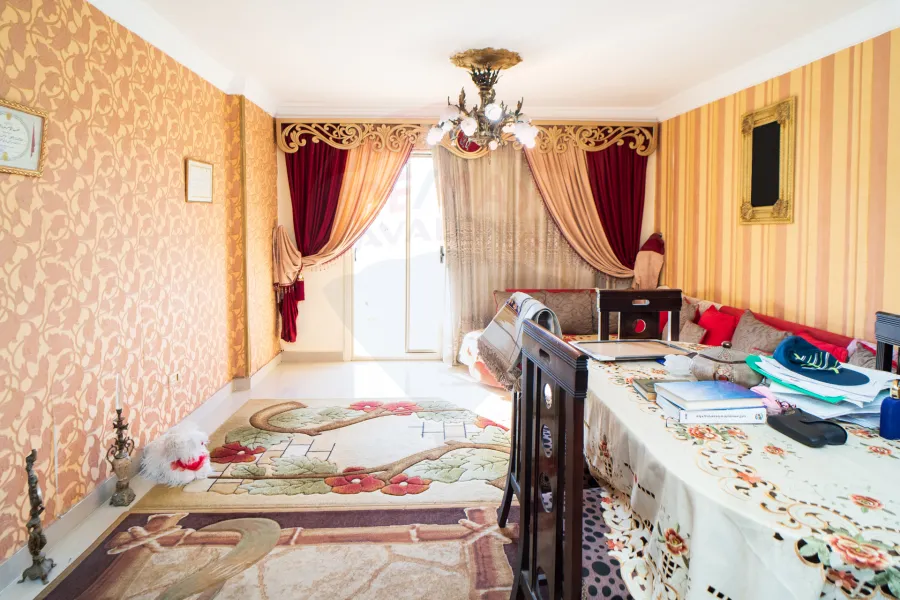 شقة للبيع 135 م محرم بك  (شارع الفردوس)