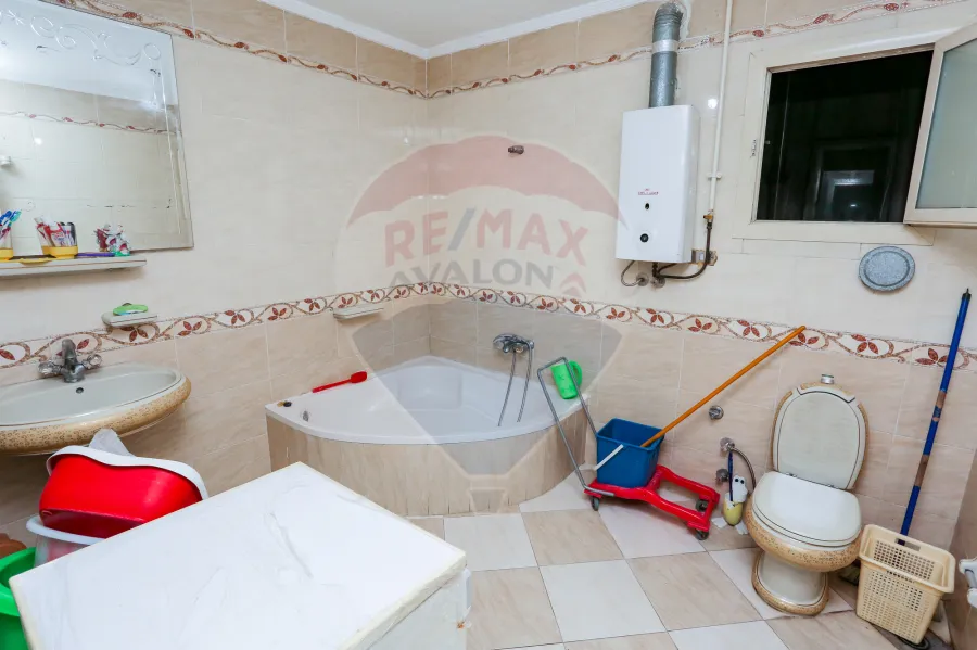 شقة للبيع 208 م لوران (احمد باشا ذو الفقار - خطوات من البحر)