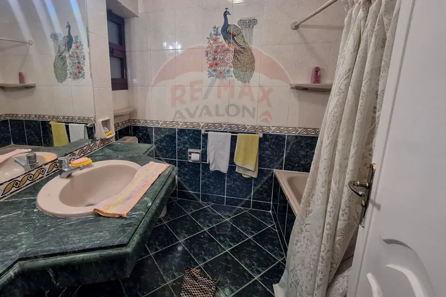 شقة للبيع 142 م المنتزة (أبراج الشيراتون)