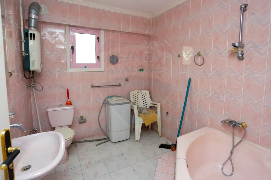 شقه للإيجار 125م ونجت متفرع من مصطفى كامل