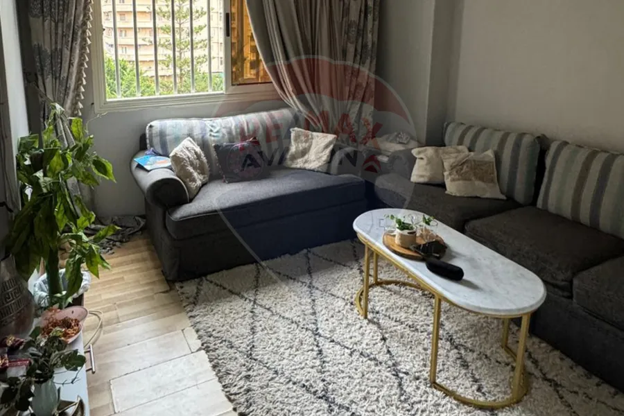 شقة للبيع 184 م جليم (ش مصطفي فهمي)