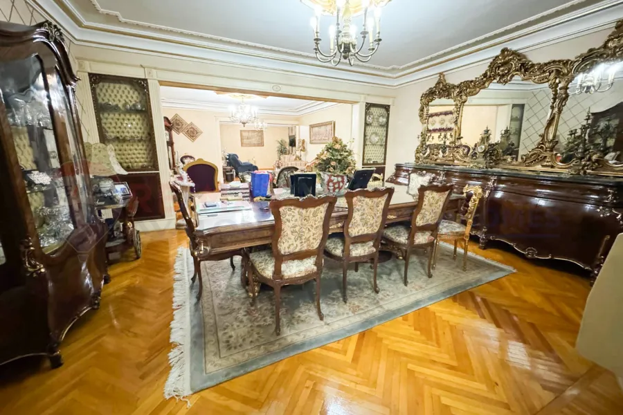 شقة للبيع 218 م محطة الرمل (ش فؤاد مباشرة)